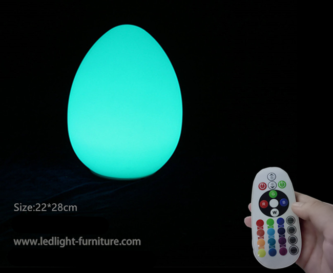 Le lampade da tavolo decorative antipolvere del LED, grande uovo all'aperto a forma di hanno condotto le luci