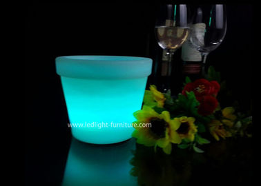 Porcellana Mini vasi da fiori di plastica variopinti di RGB LED per la decorazione giardino/della Tabella fornitore