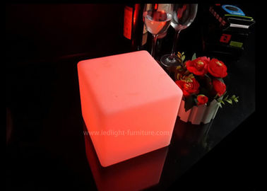 Porcellana La luce senza fili del cubo del quadrato LED, a pile accende colori della Tabella del cubo i multi fornitore