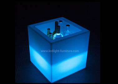 Porcellana Dispositivo di raffreddamento ricaricabile del secchiello del ghiaccio della luce 40cm del cubo del polietilene LED per l&#039;esposizione della bottiglia fabbrica