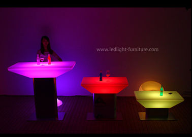 Porcellana Una mobilia all'aperto illuminata affitto di 16 colori con i materiali inoffensivi fornitore