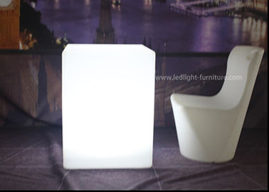 Porcellana Il LED durevole accende la Tabella 45*45*110 cm del cubo per la decorazione banchetto/di nozze fornitore