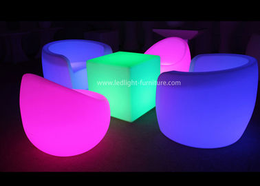 Porcellana Singolo insieme impermeabile all&#039;aperto della mobilia del sofà della luce del LED con la Tabella del cubo di incandescenza fabbrica